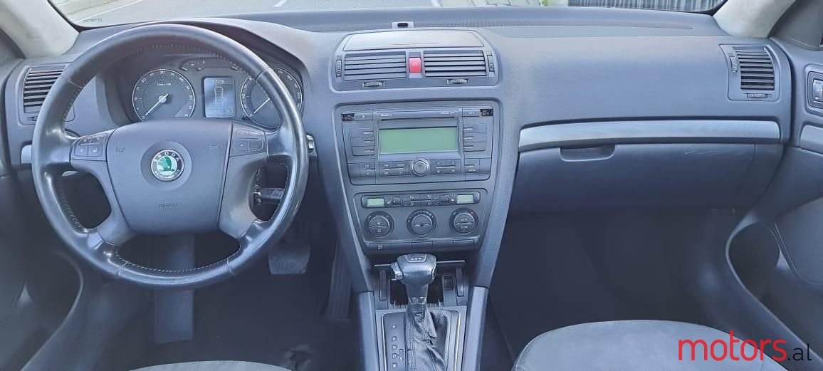 2005' Skoda Octavia photo #3