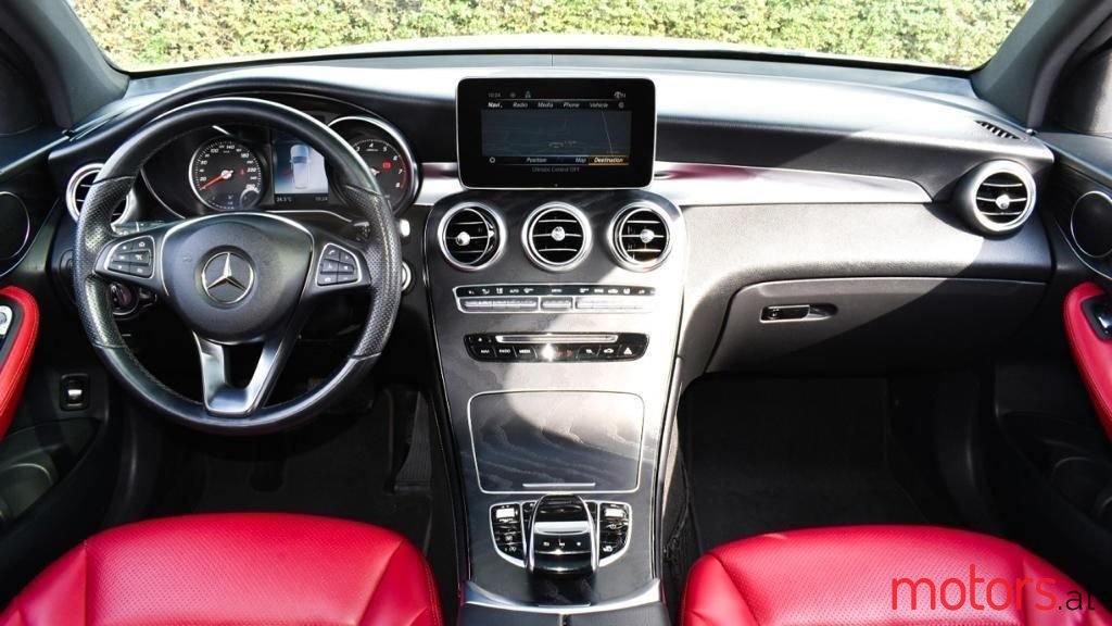 2019' Mercedes-Benz GLC 300 photo #3