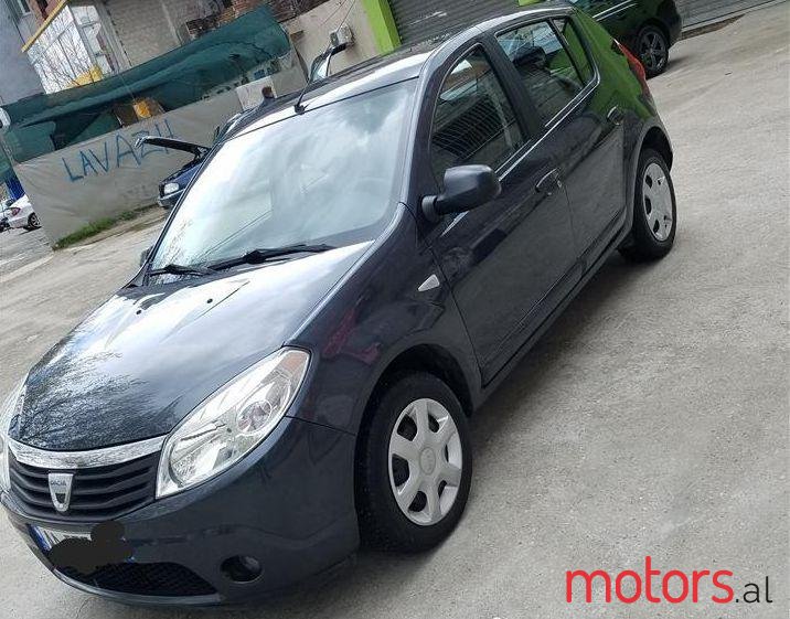 2010' Dacia Sandero photo #1