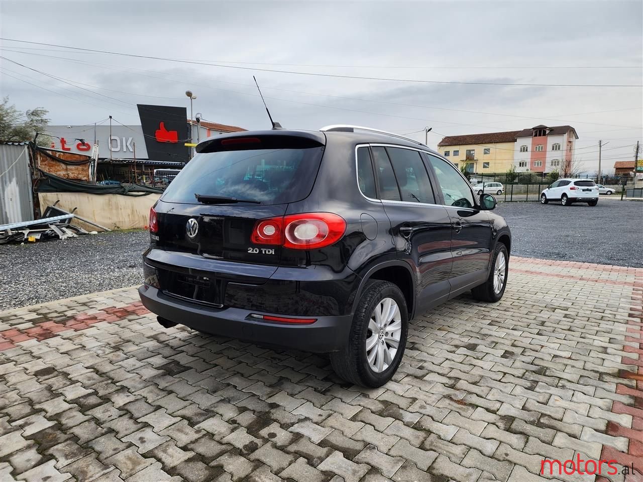 2010' Volkswagen Tiguan photo #3