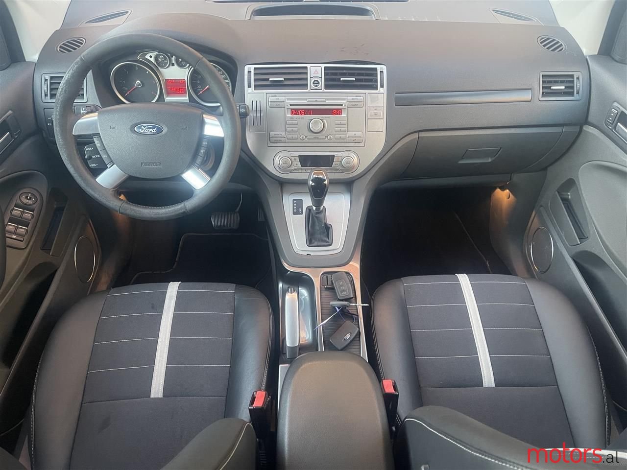 2011' Ford Kuga photo #5