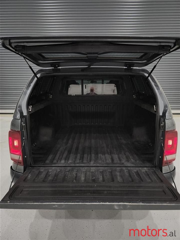 2015' Volkswagen Amarok photo #3