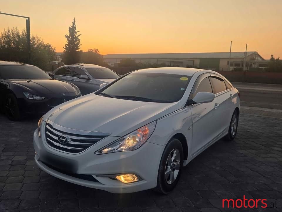 2013' Hyundai Sonata photo #2