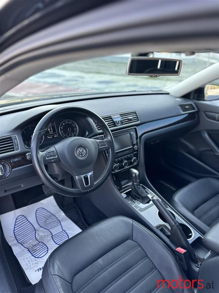 2014' Volkswagen Passat photo #2