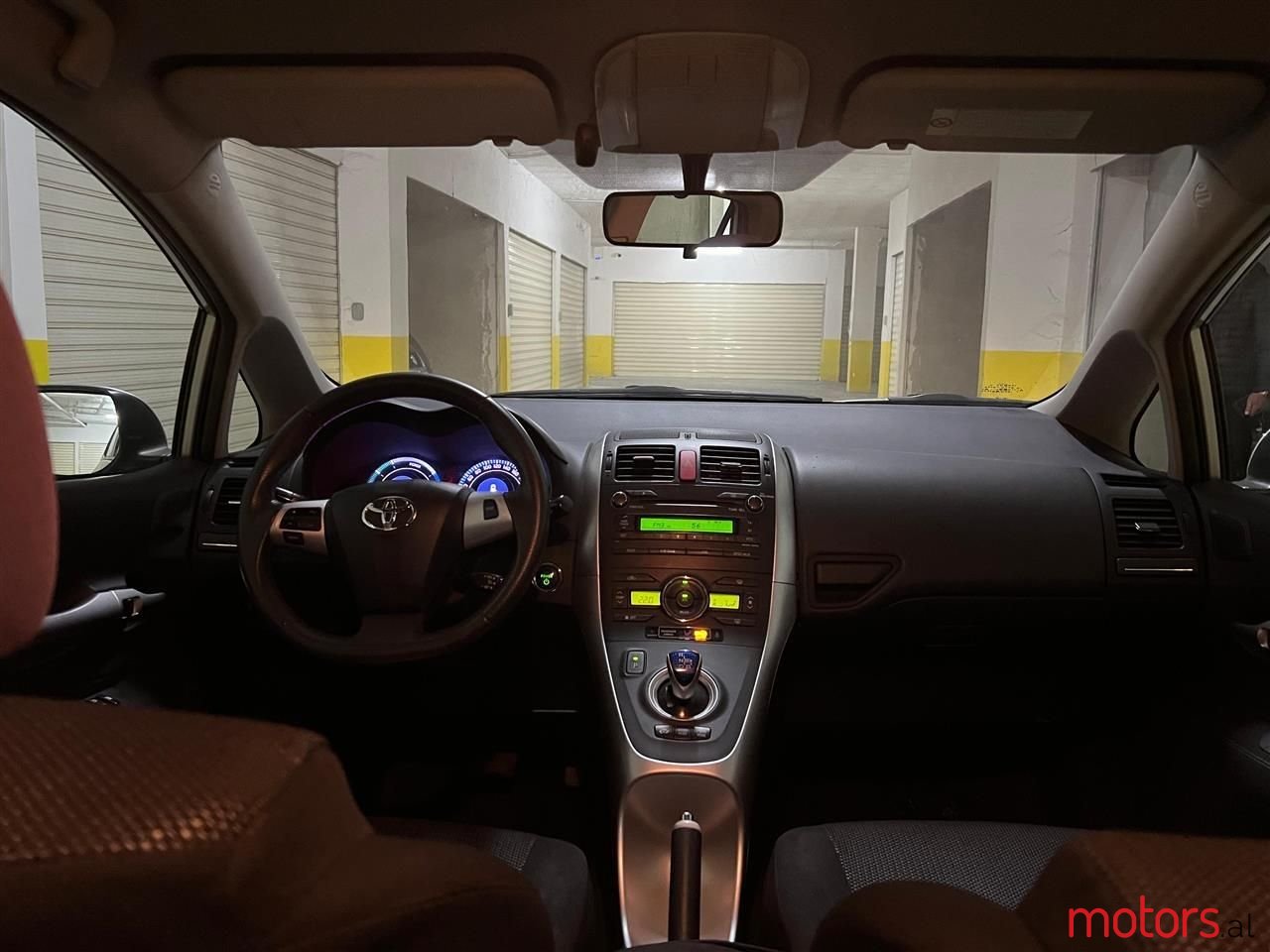 2011' Toyota Auris photo #6