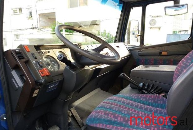 1996' Mercedes-Benz 814 photo #4