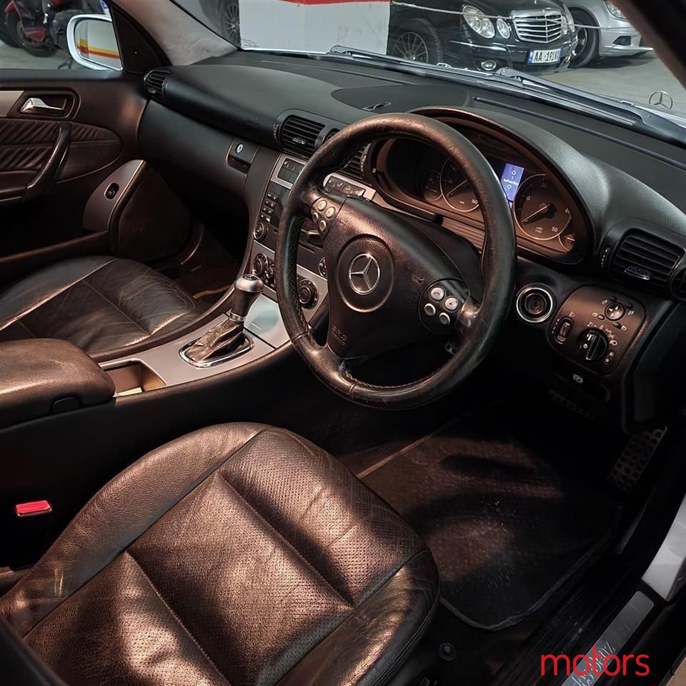 2005' Mercedes-Benz C 270 photo #6