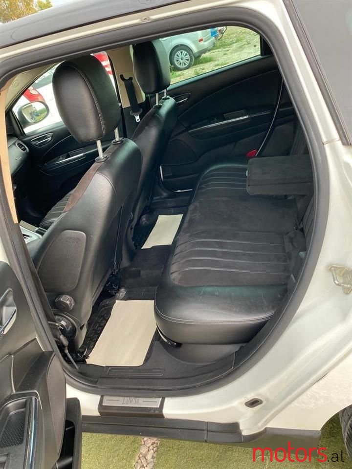 2012' Lancia Delta photo #4