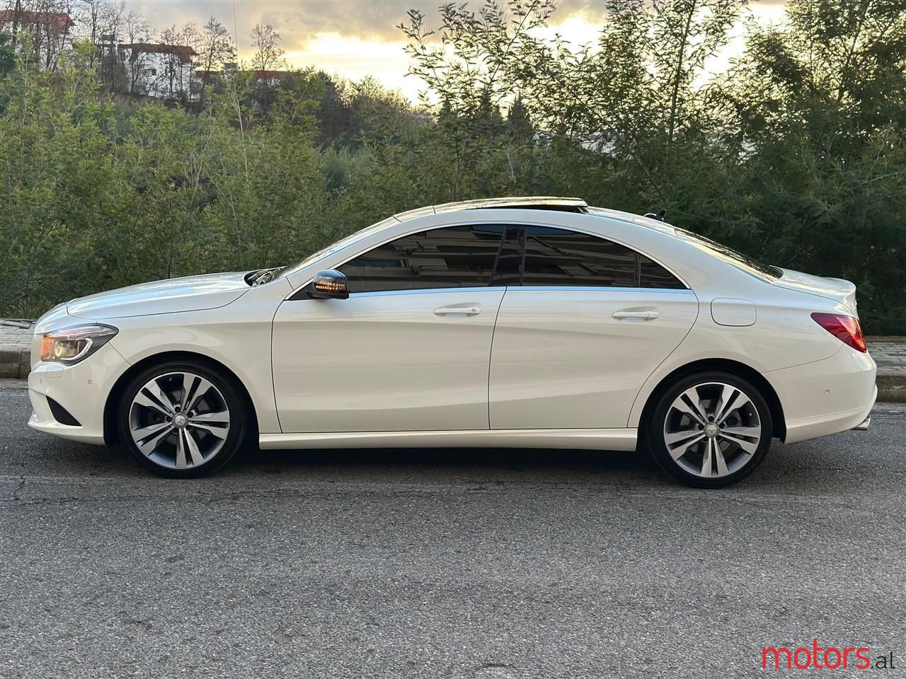2015' Mercedes-Benz CLA 200 photo #3