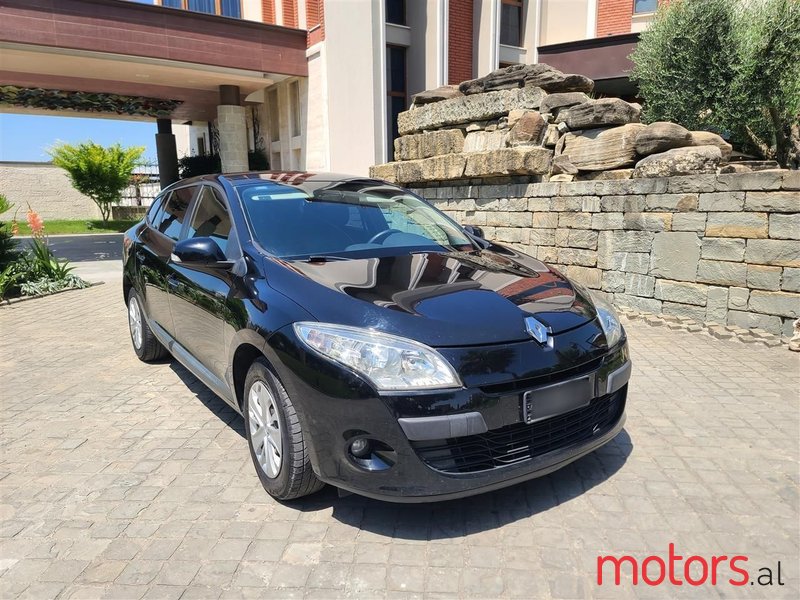 2012' Renault Megane photo #1