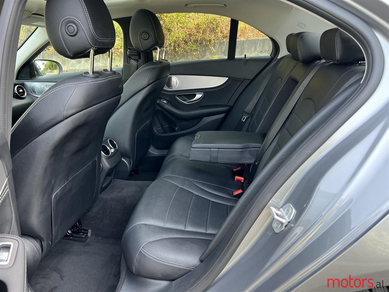 2016' Mercedes-Benz C 250 photo #3