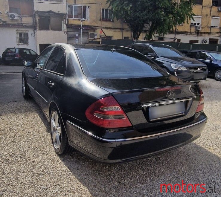 2005' Mercedes-Benz E 220 photo #4