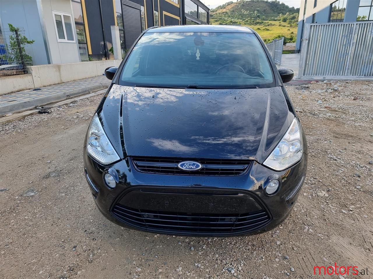 2011' Ford S-Max photo #1