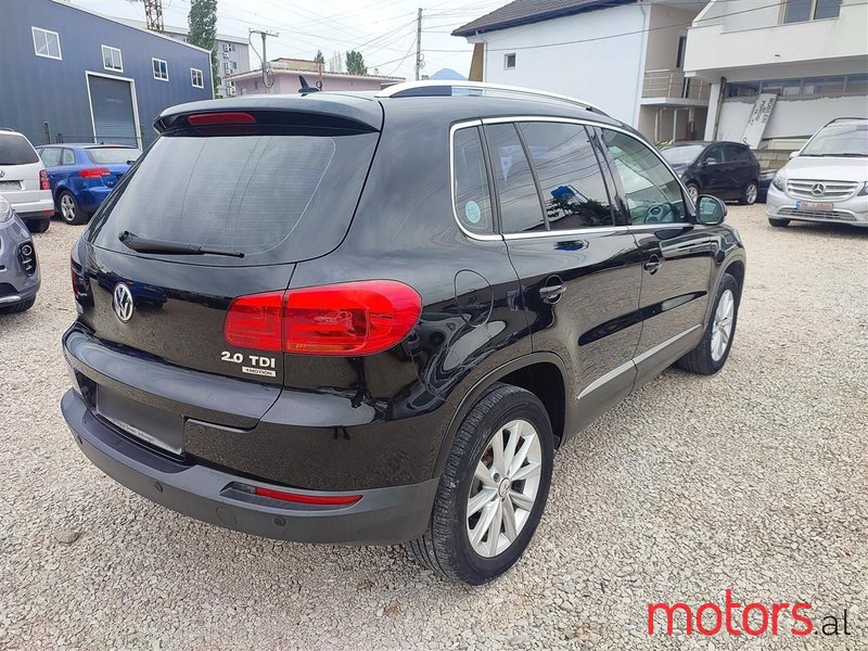 2012' Volkswagen Tiguan photo #3