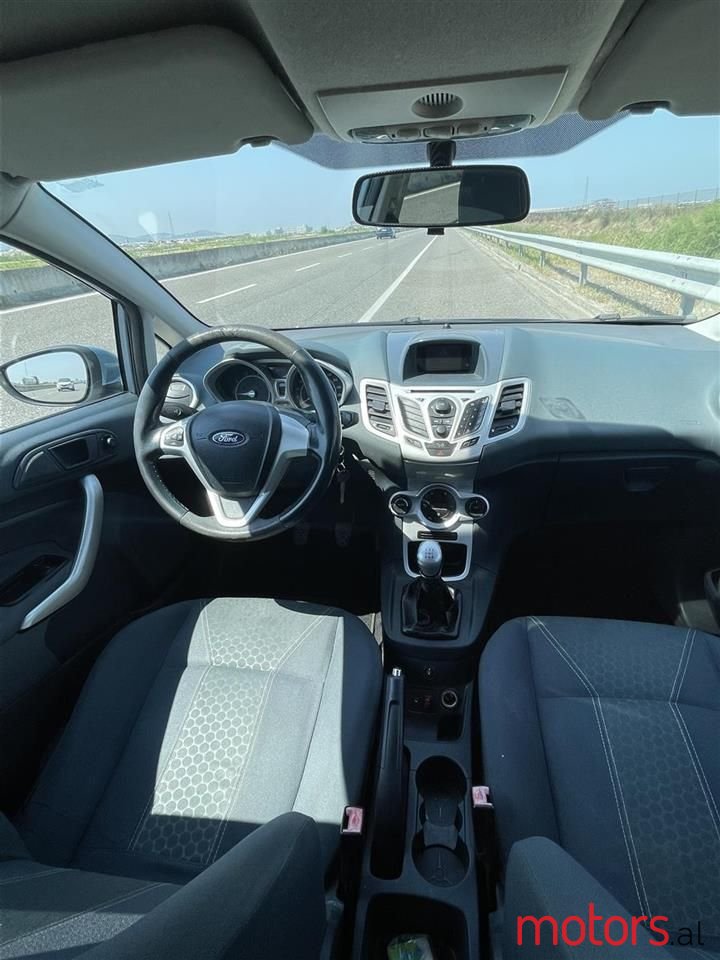 2010' Ford Fiesta photo #5