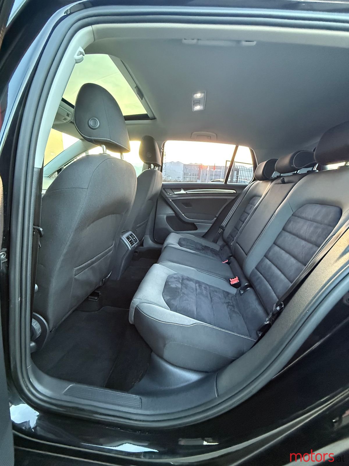 2014' Volkswagen Golf photo #6