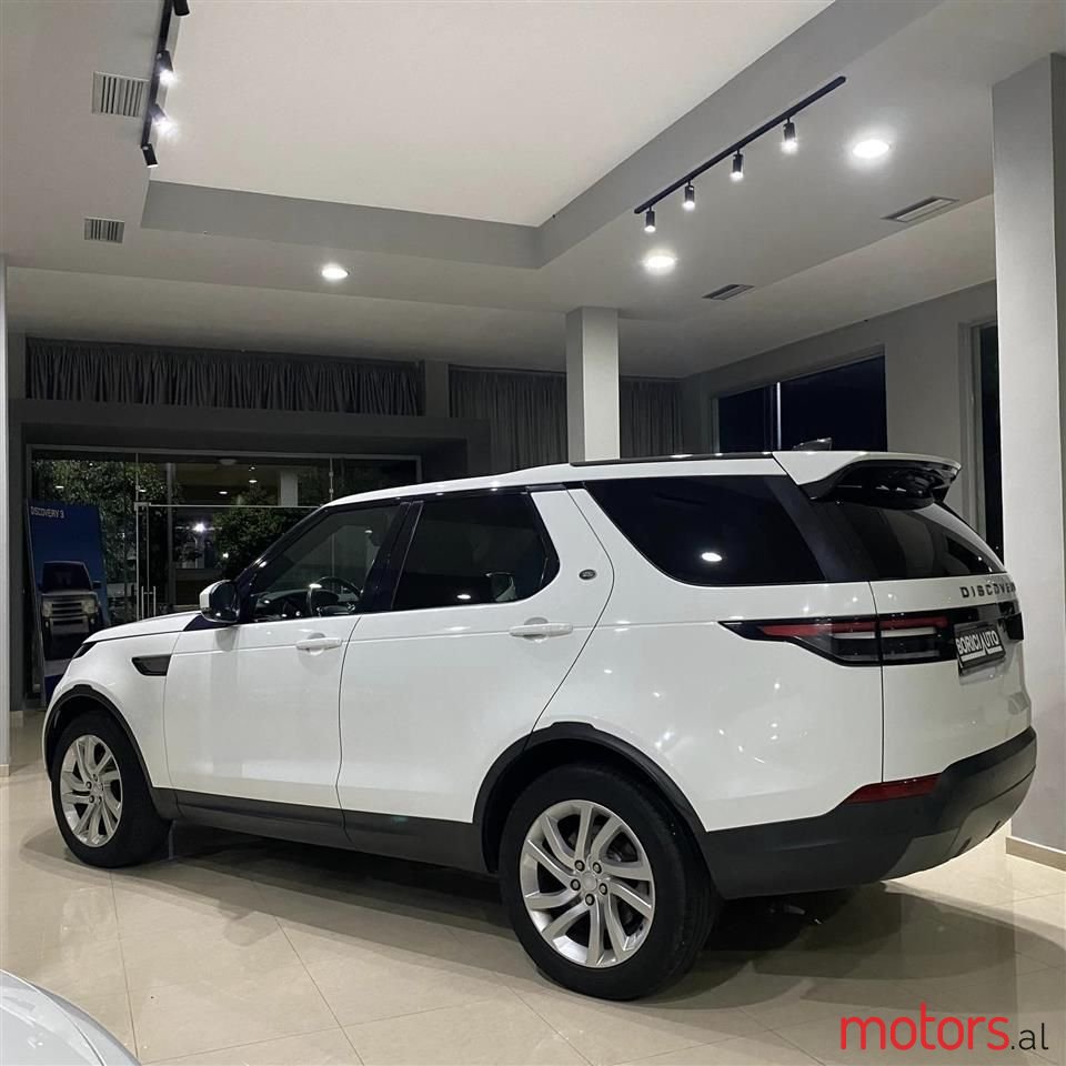 2017' Land Rover Discovery photo #2