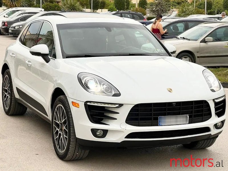 2017' Porsche Macan photo #3