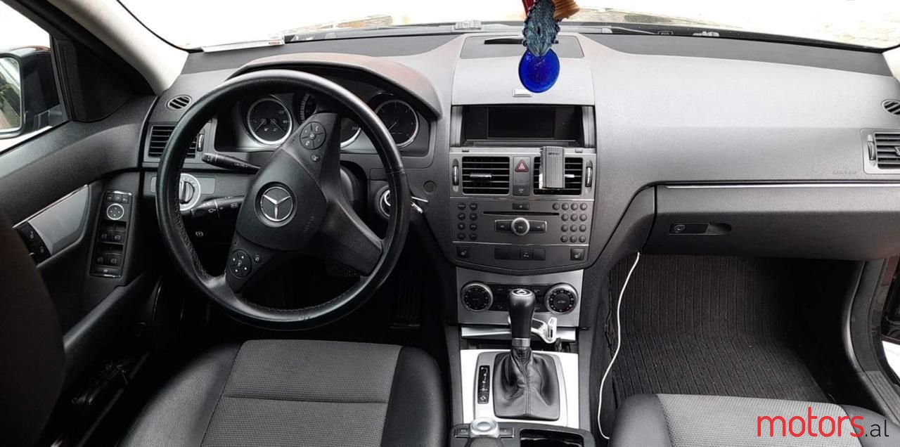 2010' Mercedes-Benz C 220 photo #3