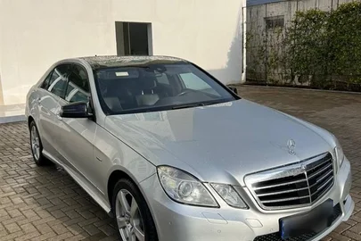 2011' Mercedes-Benz E 350