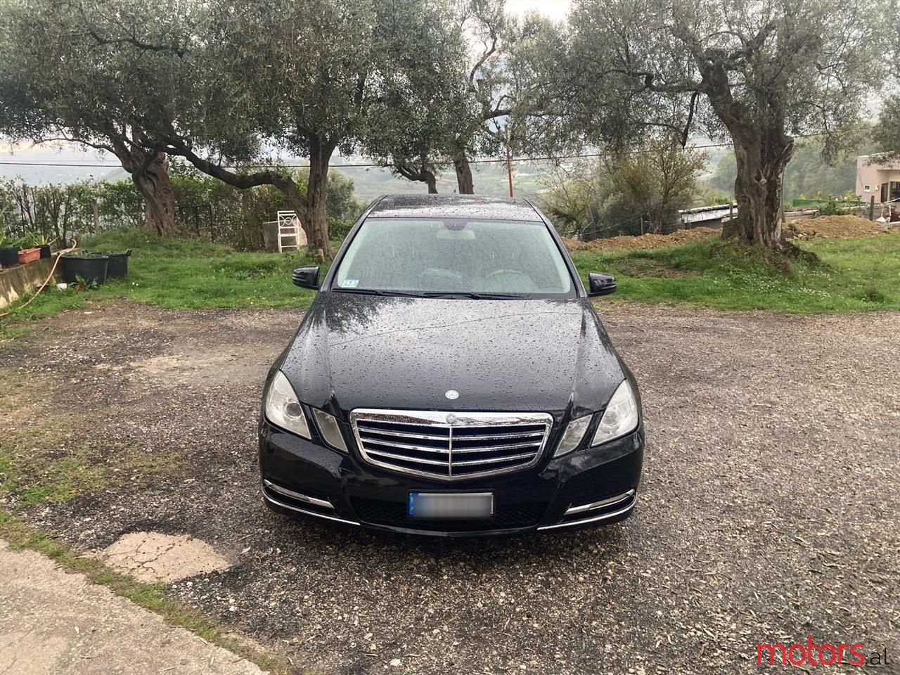 2011' Mercedes-Benz E 350 photo #3