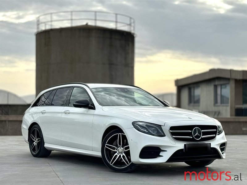 2018' Mercedes-Benz E 220 photo #1