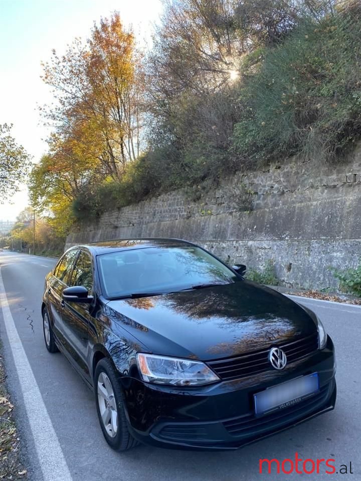 2011' Volkswagen Jetta photo #4
