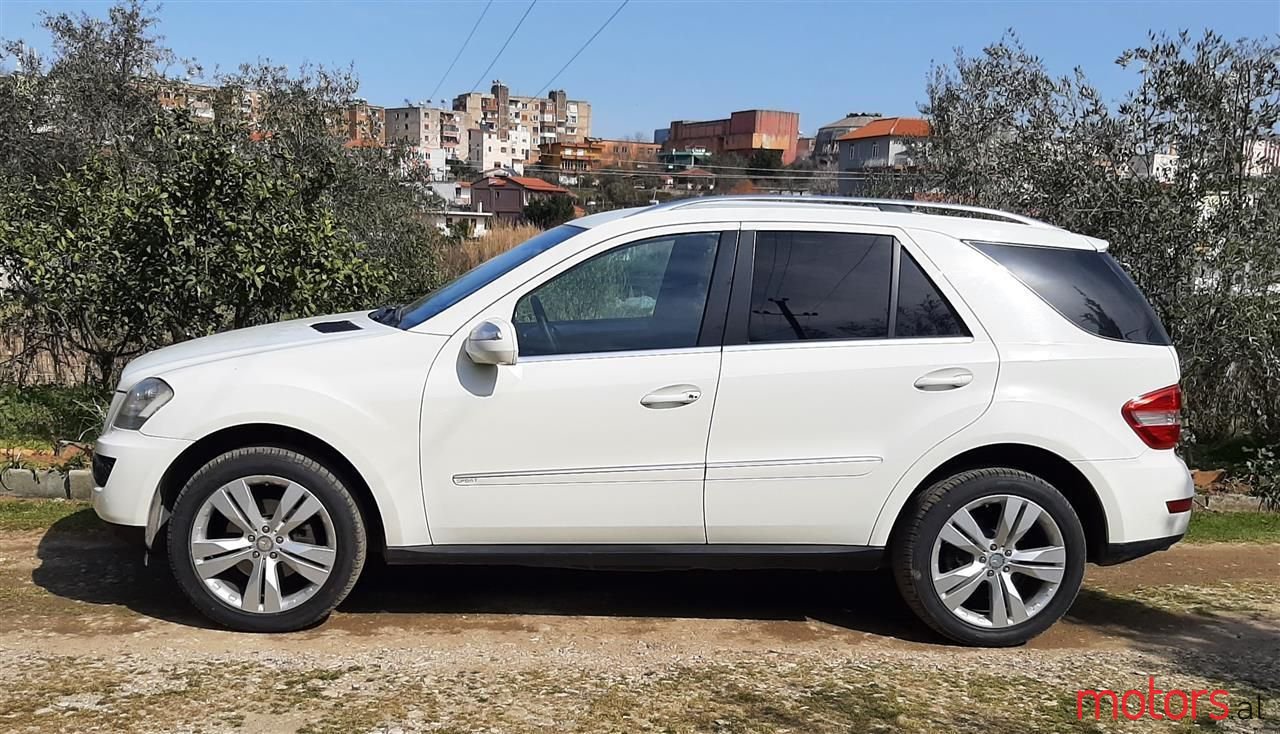 2010' Mercedes-Benz ML 350 photo #4