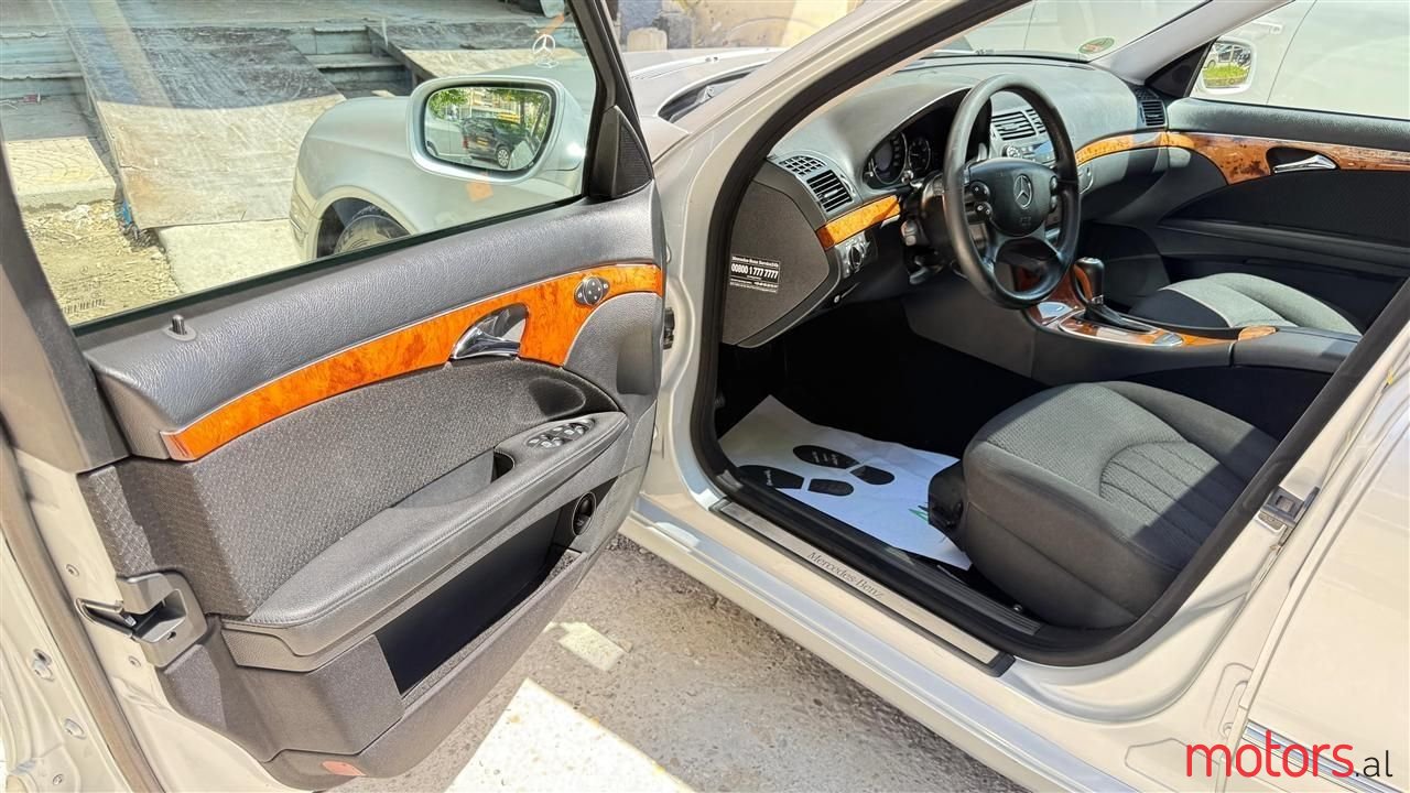 2007' Mercedes-Benz E 220 photo #4
