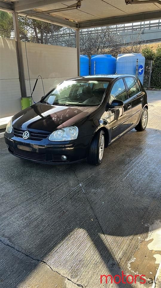 2008' Volkswagen Golf photo #3