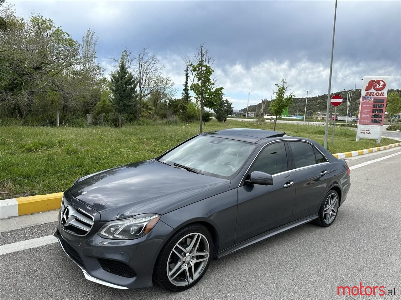 2015' Mercedes-Benz E 250 photo #1