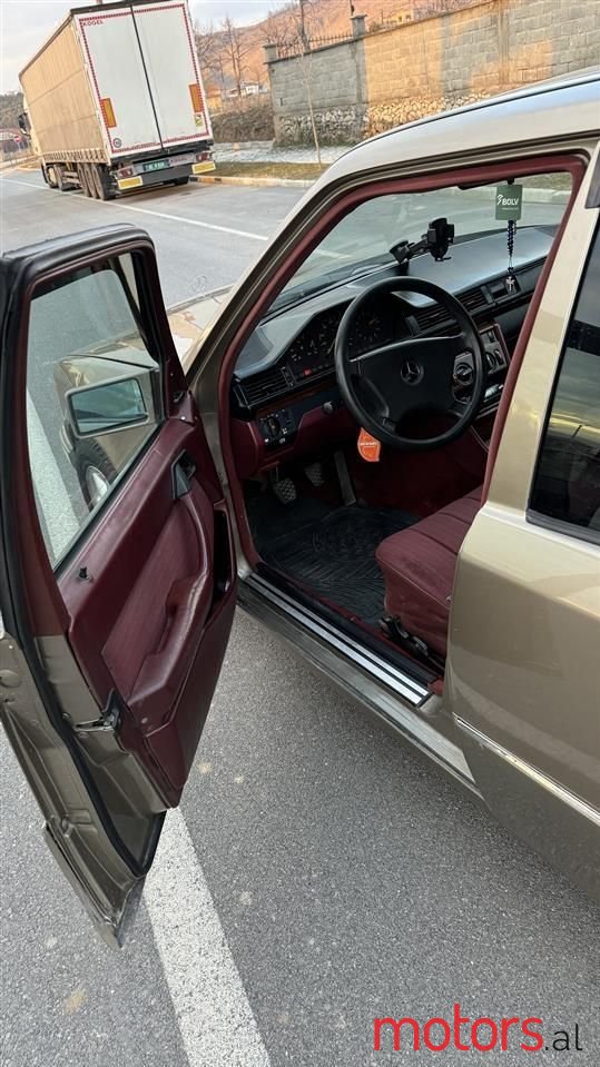 1990' Mercedes-Benz 200 photo #4