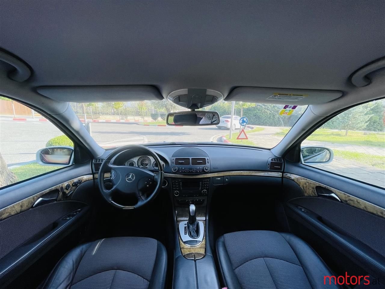 2006' Mercedes-Benz E 240 photo #4