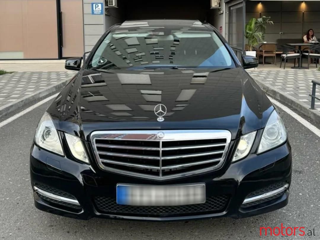 2013' Mercedes-Benz E 350 photo #3