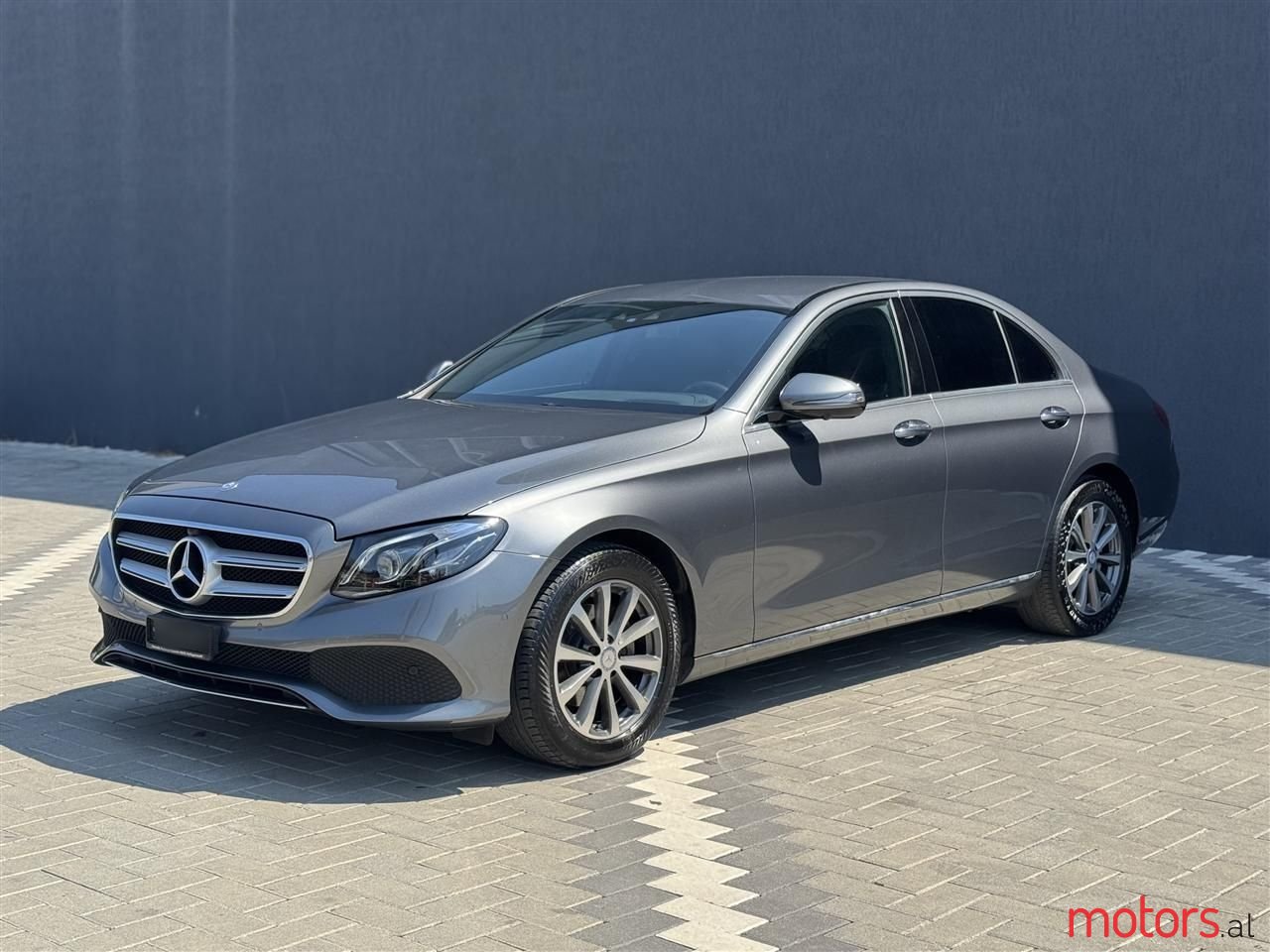 2017' Mercedes-Benz E 220 photo #1