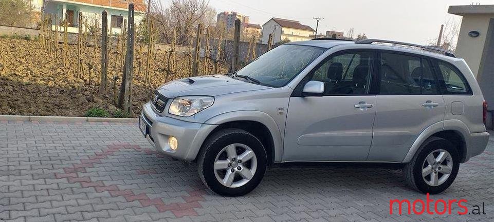 2005' Toyota RAV4 photo #1