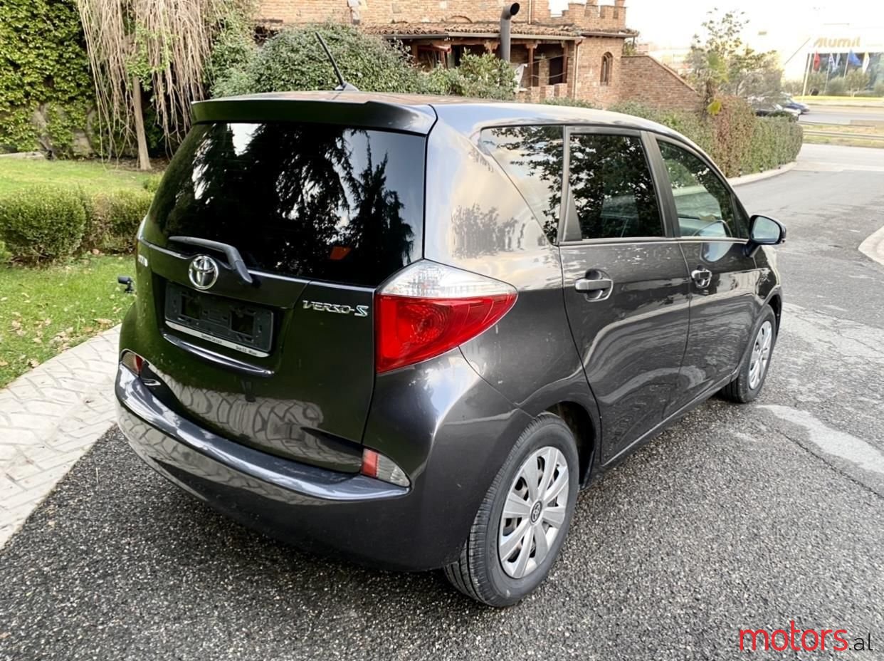 2011' Toyota Verso S photo #5