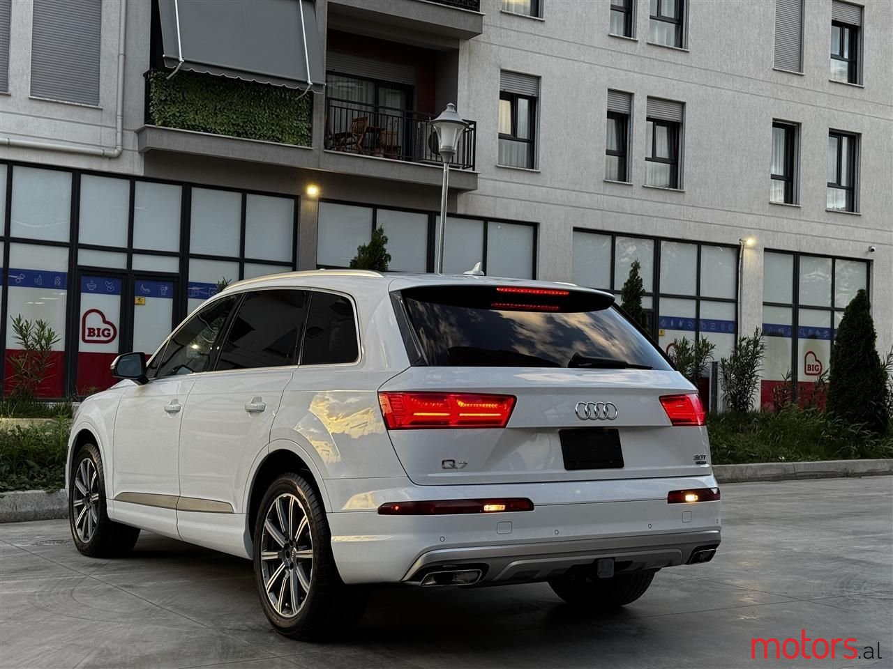 2017' Audi Q7 photo #6