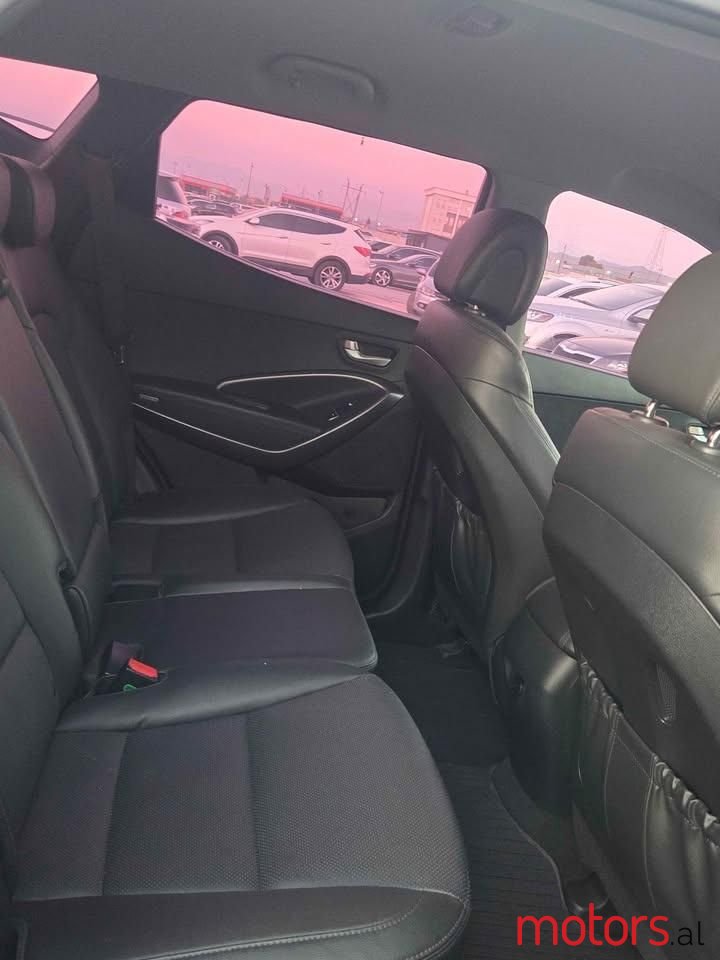 2016' Hyundai Santa Fe photo #5