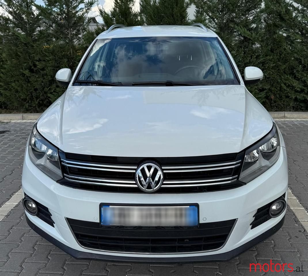 2016' Volkswagen Tiguan photo #5