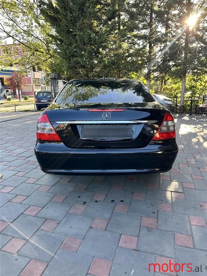 2009' Mercedes-Benz E 200 photo #4