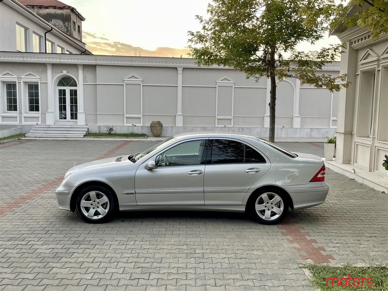 2004' Mercedes-Benz C 220 photo #5