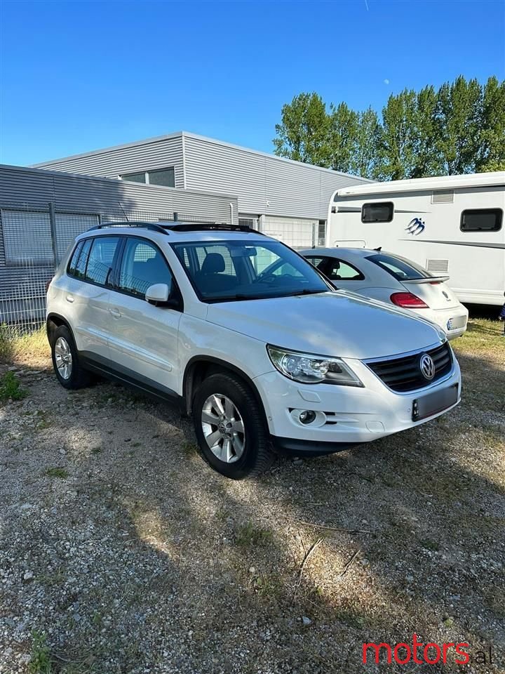 2008' Volkswagen Tiguan photo #2