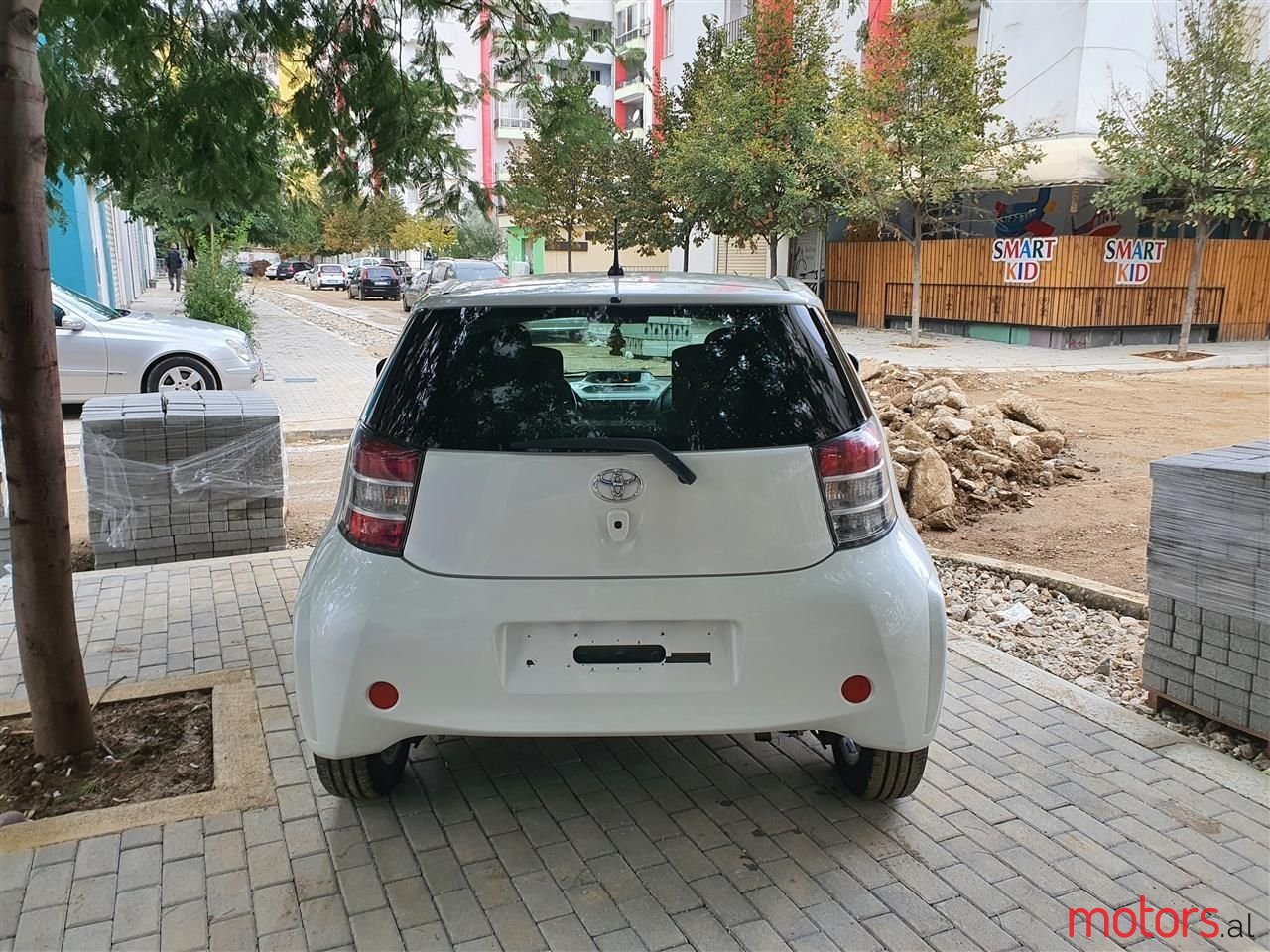 2009' Toyota iQ photo #5