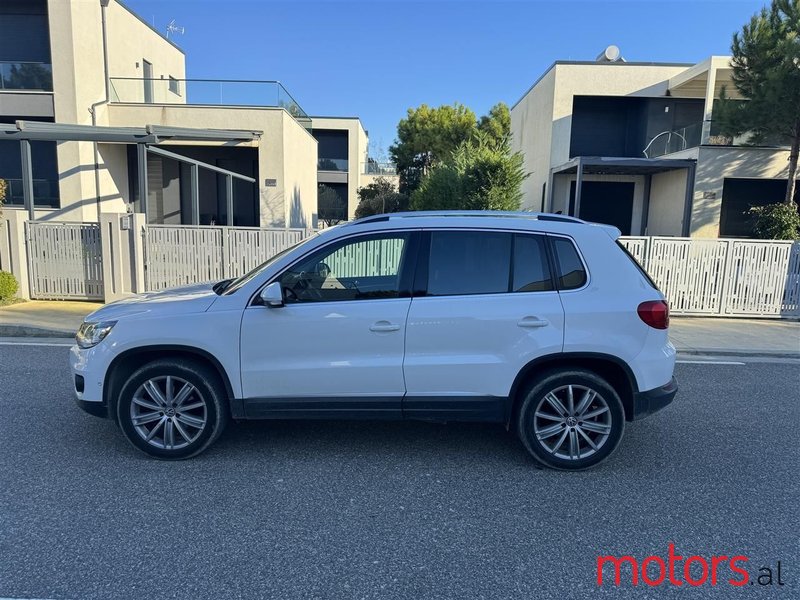 2013' Volkswagen Tiguan photo #3