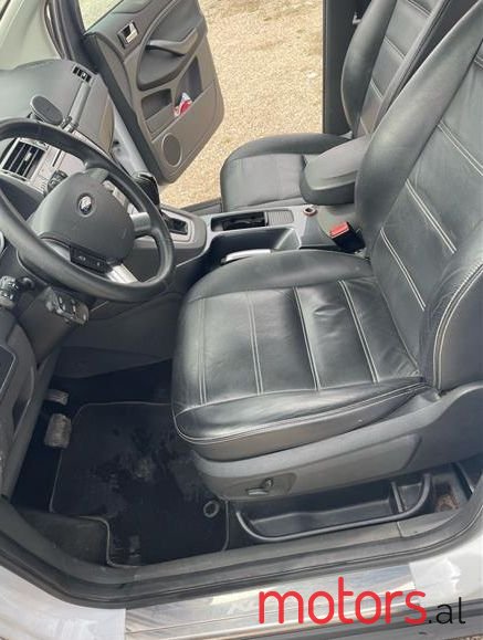 2012' Ford Kuga photo #3