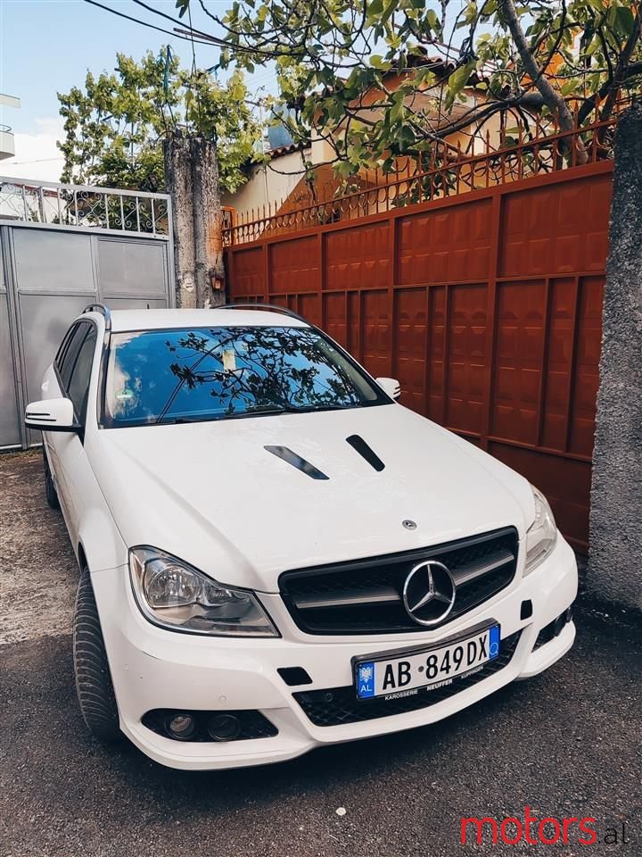 2012' Mercedes-Benz C 180 photo #1