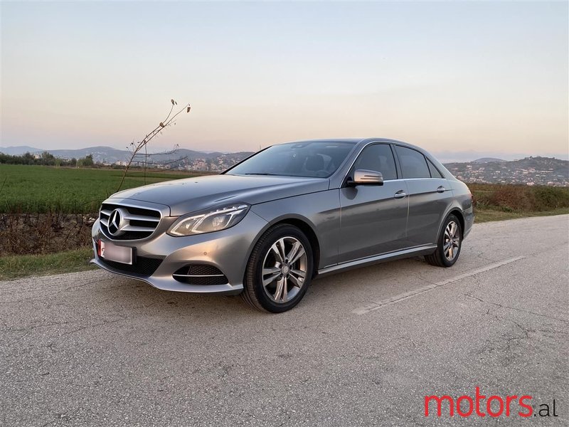 2014' Mercedes-Benz E 220 photo #2