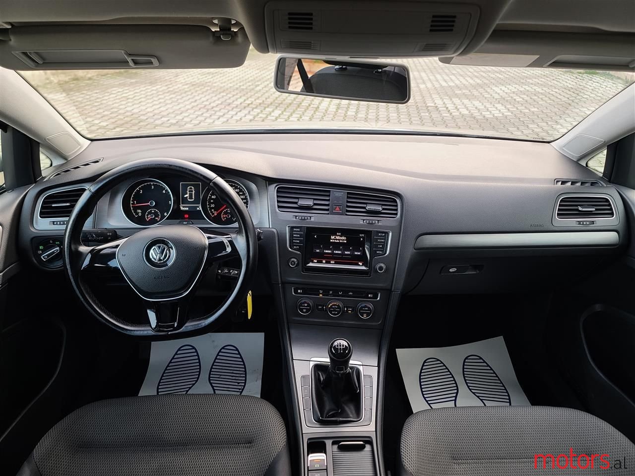 2014' Volkswagen Golf photo #5