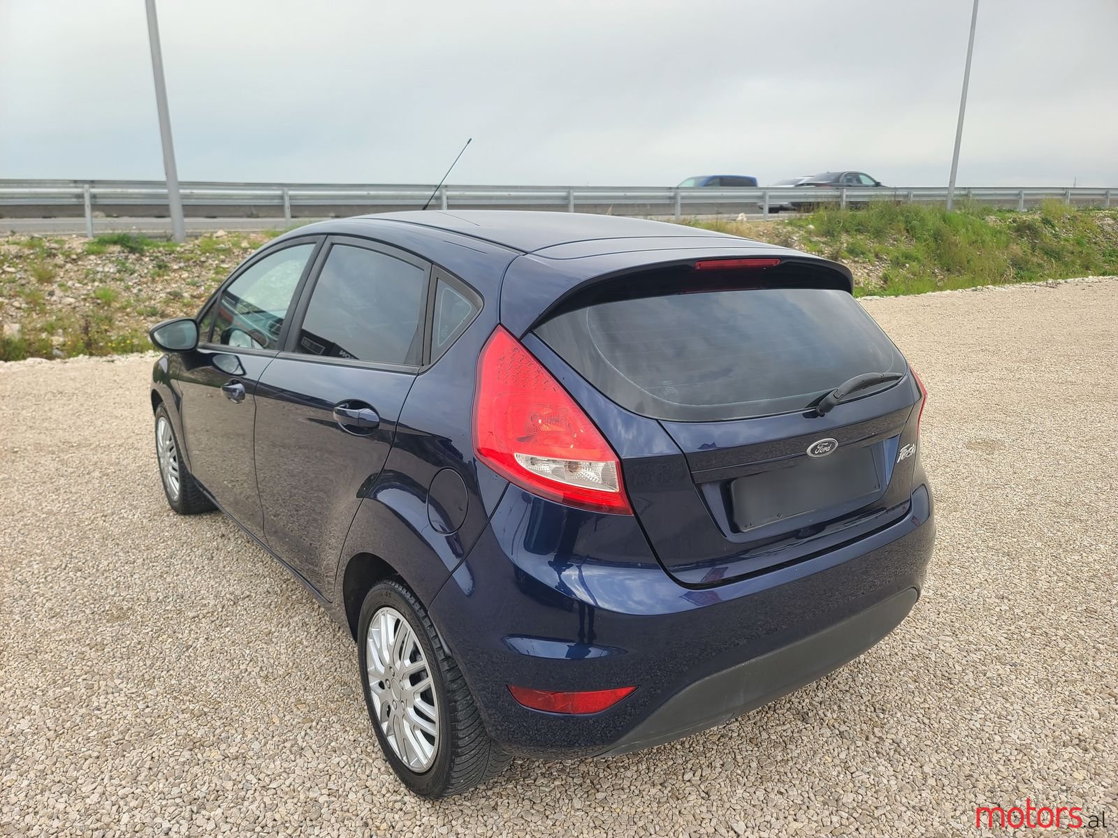 2011' Ford Fiesta photo #2